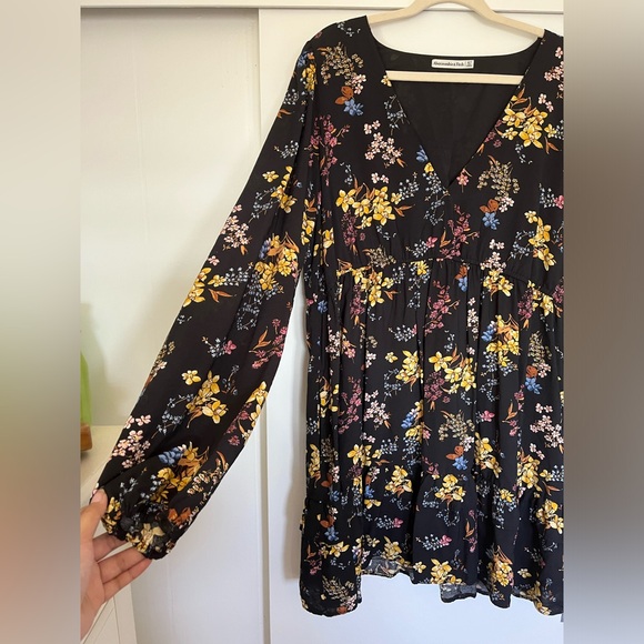 Abercrombie Long Sleeve Mini V Neck Floral Dress XLT - Picture 2 of 4